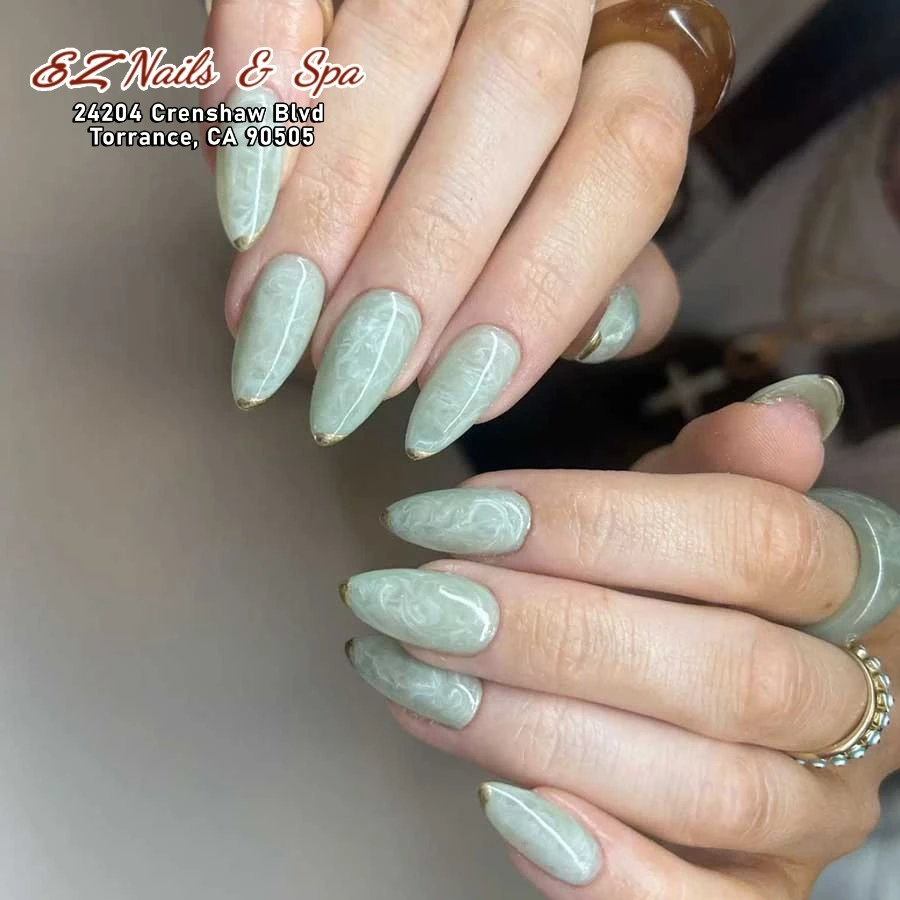 Happy nails